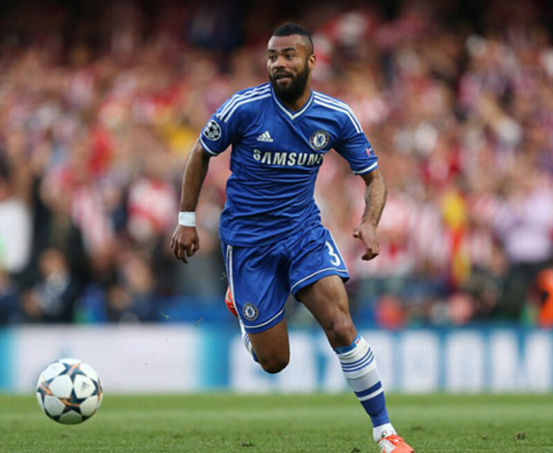 Ashley Cole – huyền thoại hành lang trái