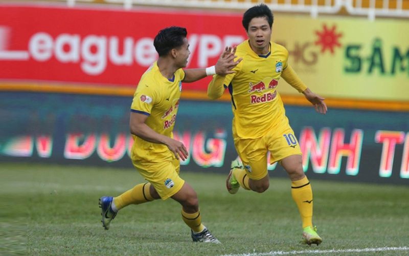 Chân sút lập cú đúp, chinh phục V.League ngay trận đầu