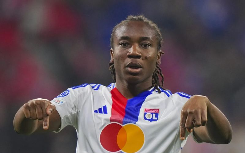 Melchie Dumornay tỏa sáng trong màu áo Lyon