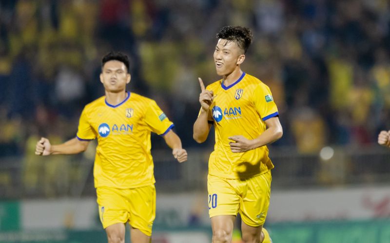 Phan Văn Đức đưa SLNA vô địch Cúp Quốc gia 2017