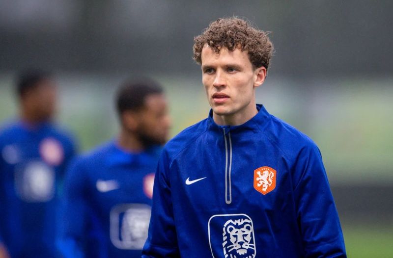 Mats Wieffer là tiền vệ trung tâm nổi bật với lối chơi điềm tĩnh và thông minh