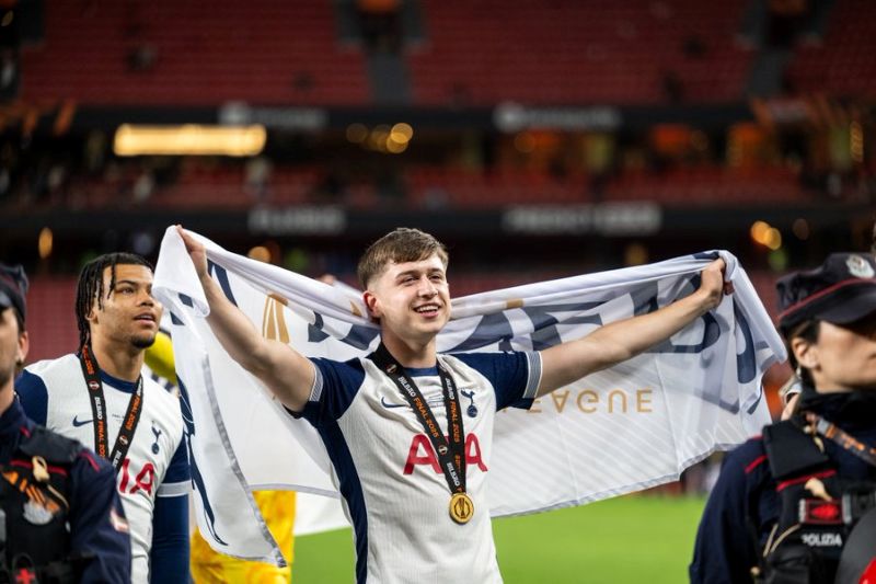 Mikey Moore - Tài năng trẻ đầy tiềm năng  của Tottenham