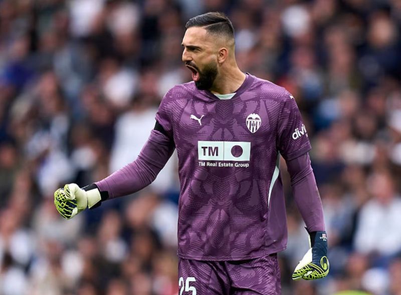 Sau nhiều nỗ lực thì thủ môn người Georgia cũng tìm kiếm được cơ hội tỏa sáng