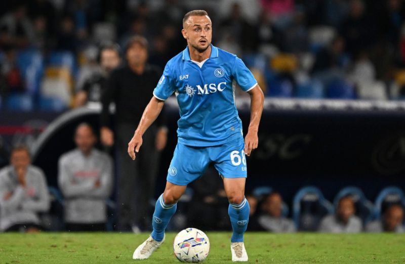 Stanislav Lobotka thi đấu bền bỉ và hiệu quả trong màu áo Napoli