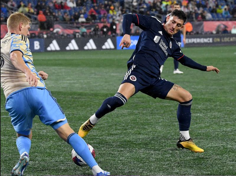 Lối chơi tốc độ, dứt điểm tốt, hỗ trợ tấn công linh hoạt