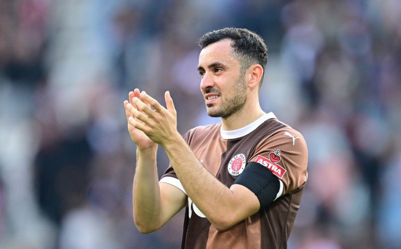 Manolis Saliakas là hậu vệ cánh phải đầy triển vọng với tốc độ và sự bền bỉ ấn tượng