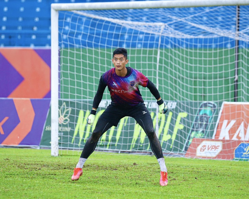 Minh Thành được trao cơ hội khi thủ môn chính gặp chấn thương 
