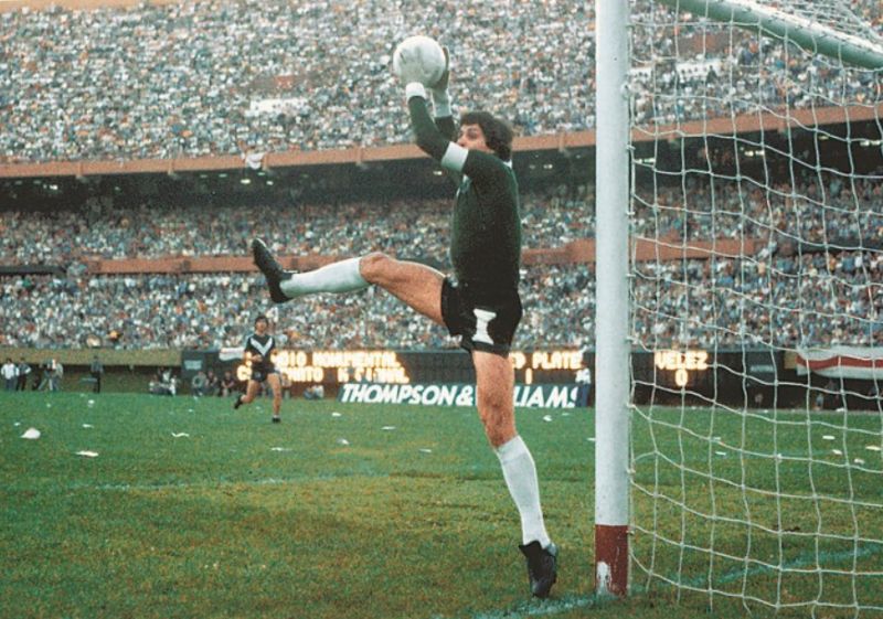 Phản xạ xuất thần, cản phá phạt đền xuất sắc