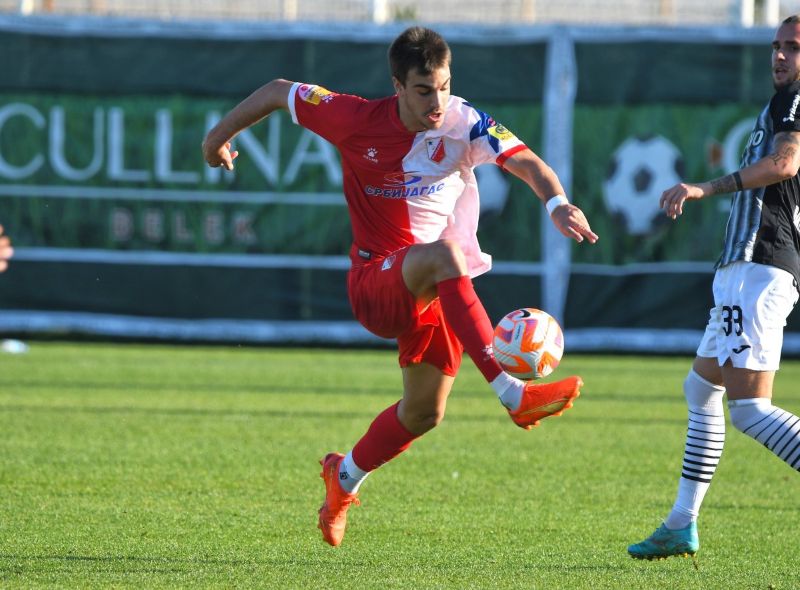 Tài năng sinh năm 2005 đang được kỳ vọng trở thành tương lai của hàng công đội tuyển Serbia