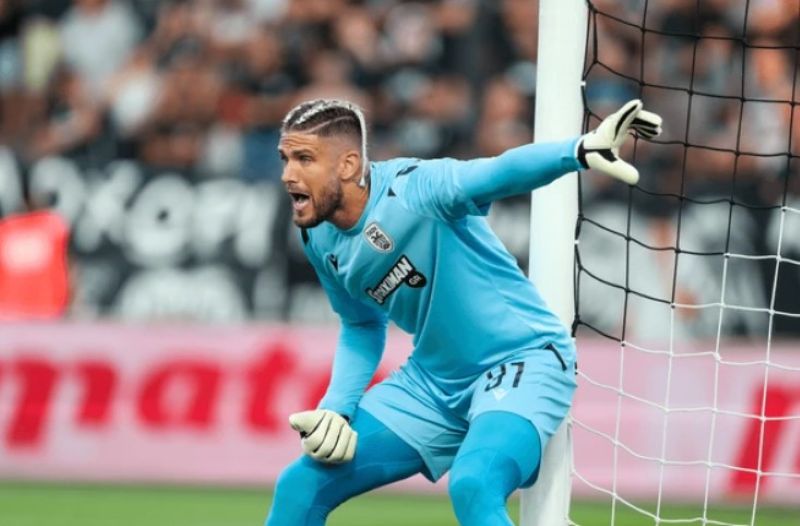 Alexandros Paschalakis là chốt chặn đáng tin cậy và tấm gương cho thế hệ thủ môn trẻ Hy Lạp