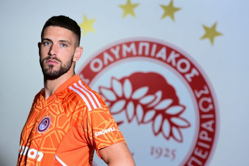 Anh từng thi đấu nổi bật tại PAOK và Olympiacos, khẳng định vị thế ở giải quốc nội và châu Âu