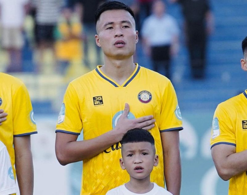Đinh Viết Tú là hậu vệ bền bỉ và đáng tin cậy của bóng đá Việt Nam