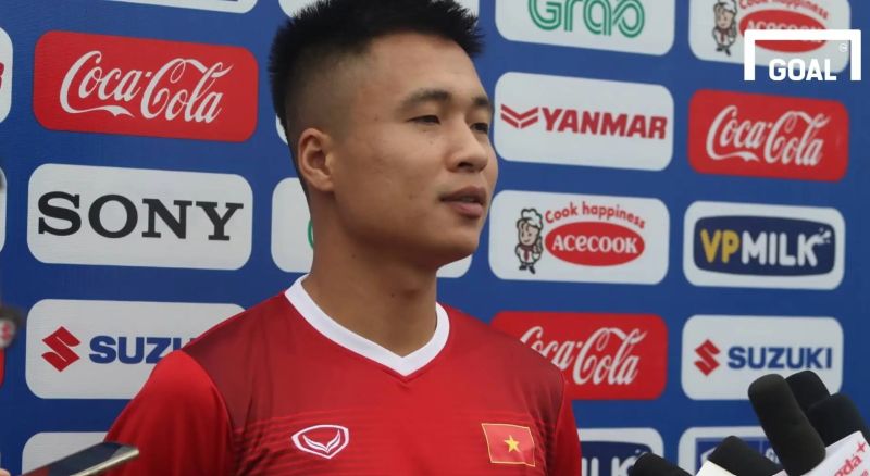 Đinh Viết Tú thường xuyên hỗ trợ tấn công biên với những đường tạt bóng chính xác