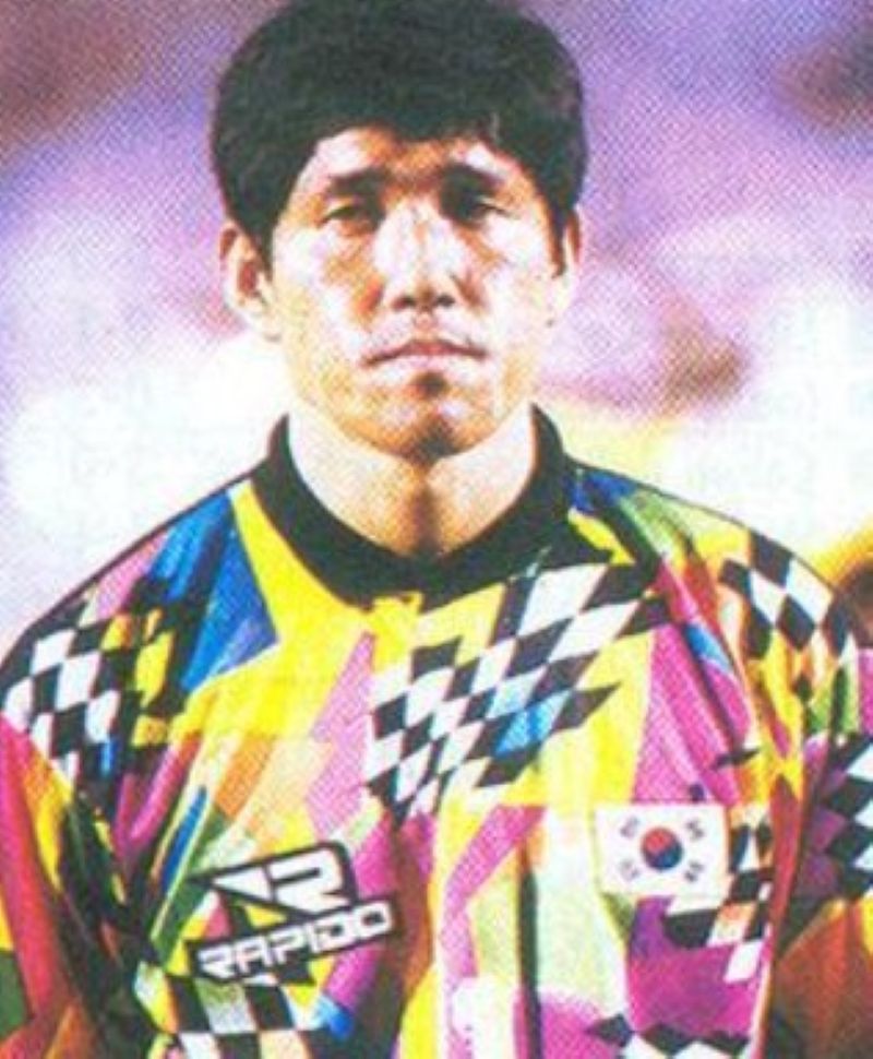 Ông từng góp mặt trong nhiều giải đấu quốc tế, ghi dấu ấn bằng những pha cứu thua quan trọn