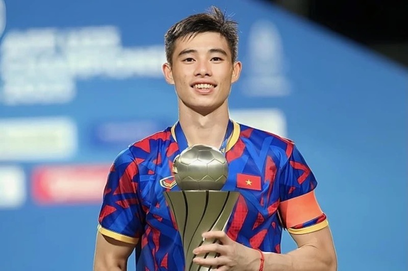 Quan Văn Chuẩn sở hữu phản xạ xuất sắc và lối chơi tỉnh táo 