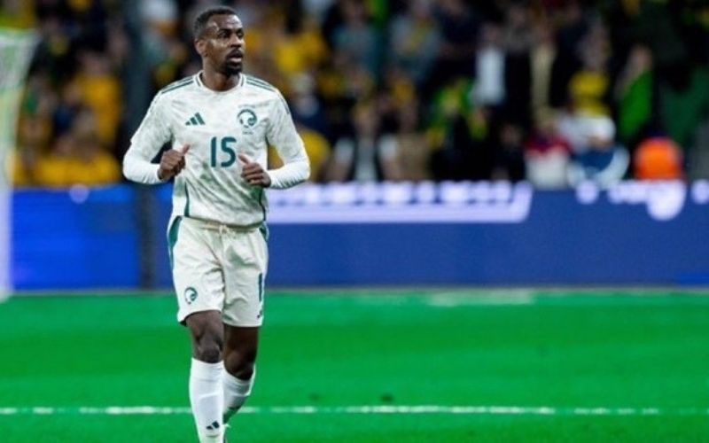 Abdullah Al-Khaibarilà đầu tàu nơi tuyến giữa 