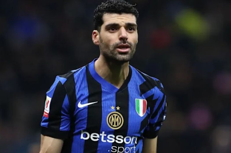 Anh nổi bật với khả năng ghi bàn ấn tượng và lối chơi thông minh