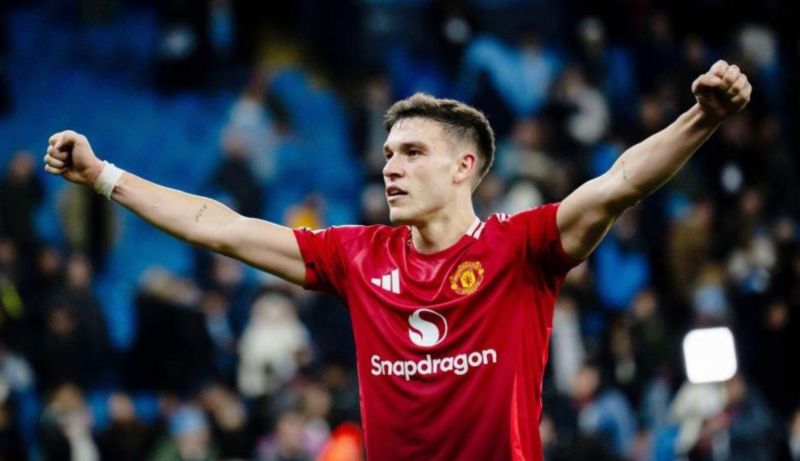 Anh nổi bật với khả năng phòng ngự chắc chắn và kiểm soát nhịp độ trận đấu