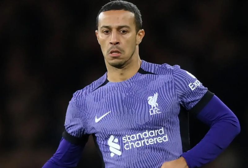 Anh nổi bật với kỹ thuật điêu luyện và khả năng chuyền bóng chính xác