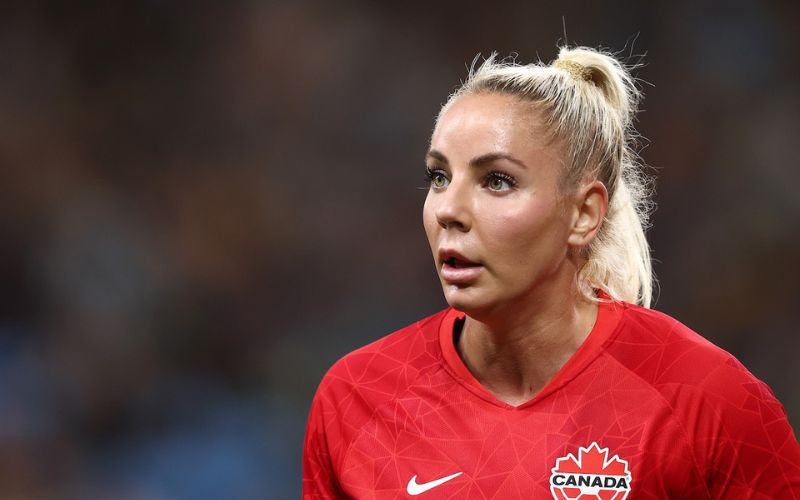 Chân sút từng khoác áo CLB West Ham United và Manchester United