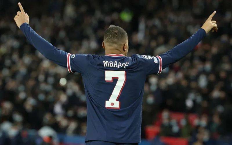 Kylian Mbappe khởi đầu sự nghiệp tại Bondy và Clairefontaine