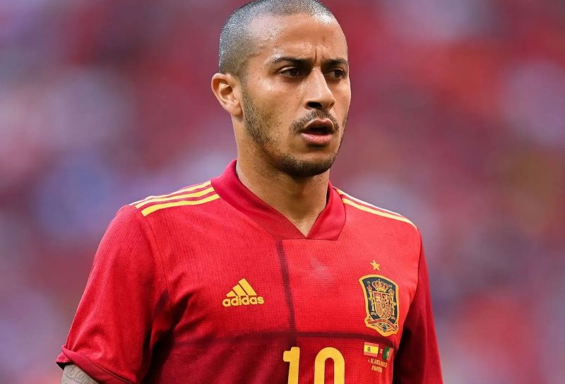 Thiago từng gặt hái nhiều danh hiệu lớn cùng Barcelona và Bayern Munich