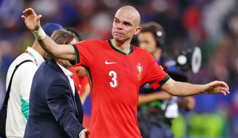 Anh được ngưỡng mộ bởi tinh thần chiến đấu không lùi bước và khả năng lãnh đạo đầy nhiệt huyết trên sân cỏ