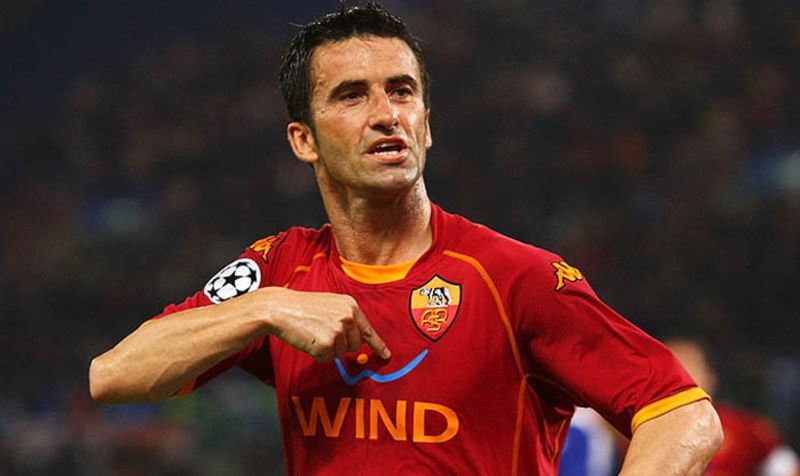 Christian Panucci luôn là biểu tượng của sự ổn định và bản lĩnh nơi hàng thủ