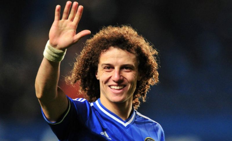 David Luiz là trung vệ người Brazil nổi tiếng với phong cách thi đấu ngẫu hứng và đậm chất nghệ sĩ